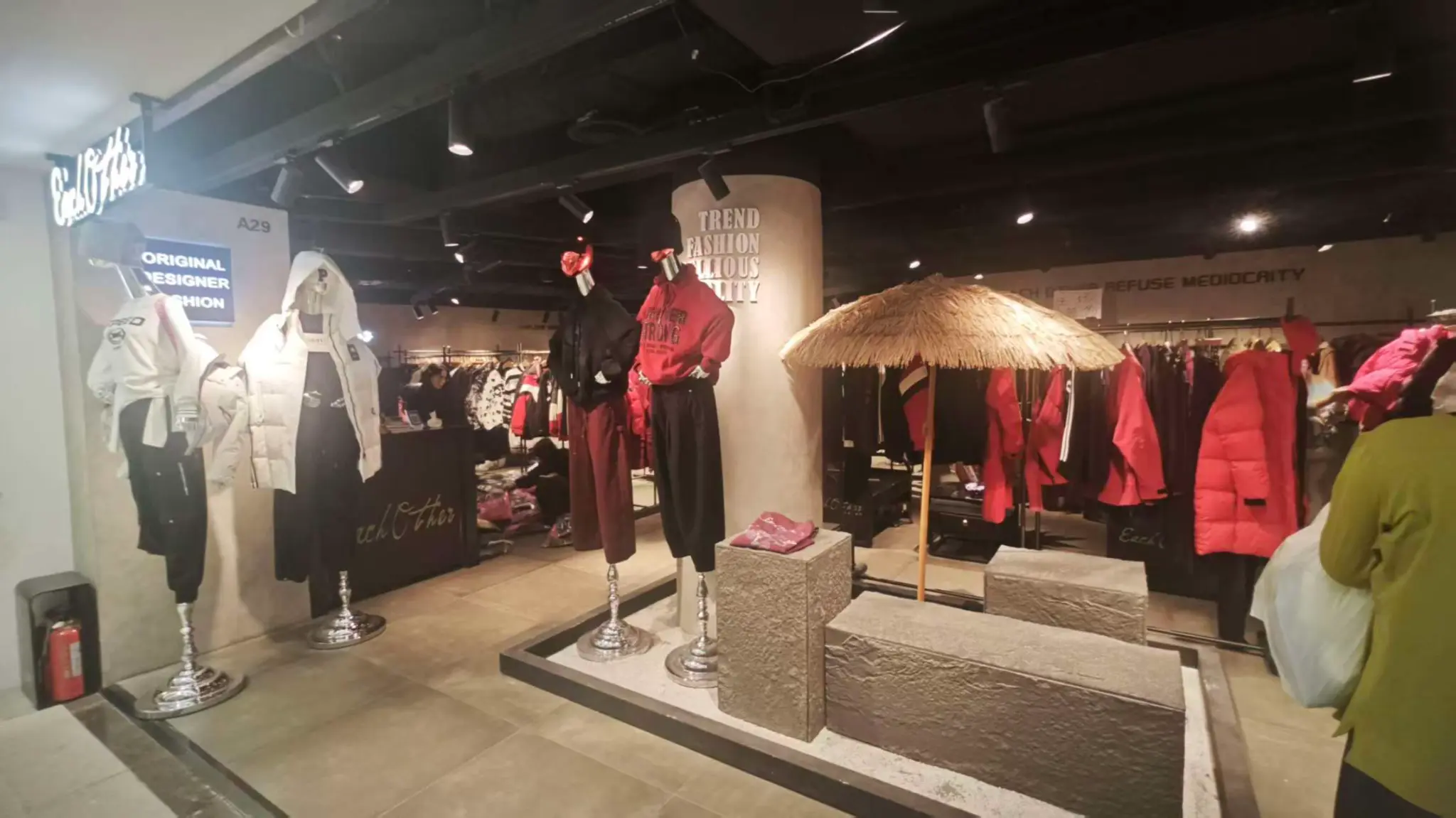 Premium Fashion Showroom Display in Guangzhou