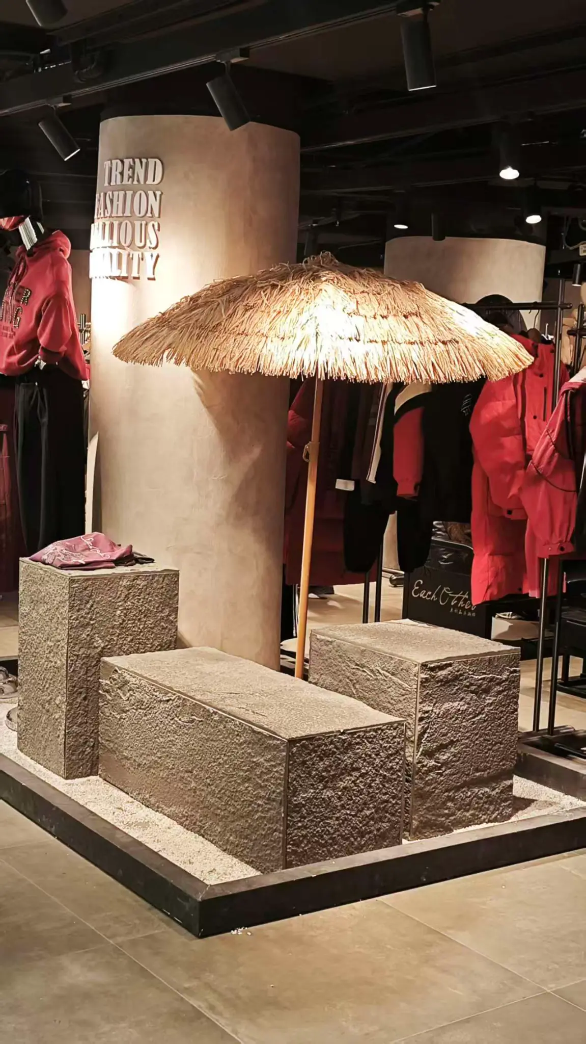 Guangzhou Clothing Market High-end Showroom - FashionBridge